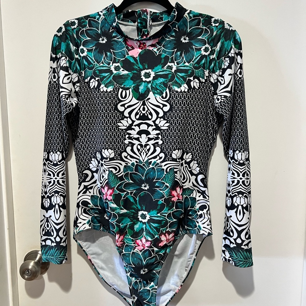 🛍️ Floral Long Sleeve One Piece Swimsuit
